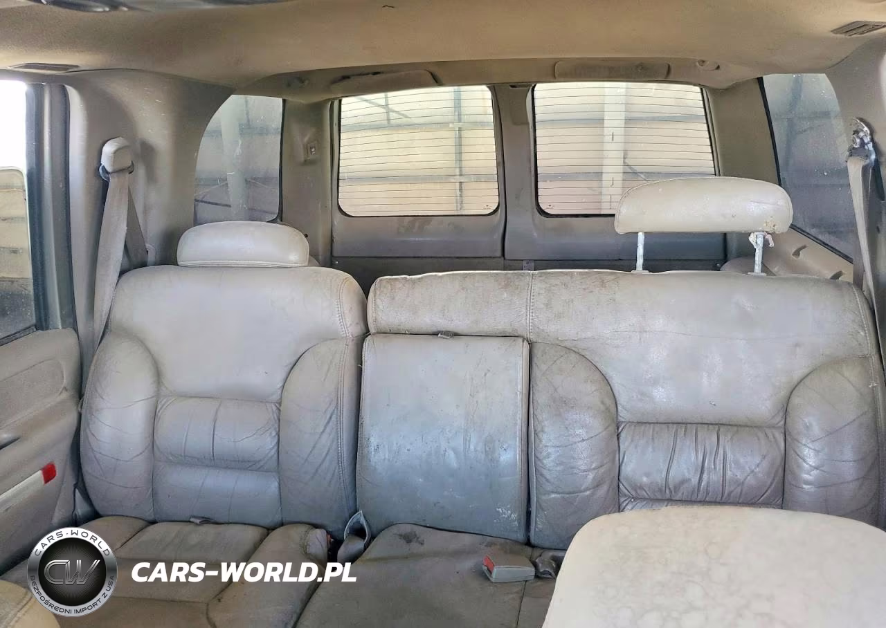 1999 Chevrolet Tahoe K1500 VIN:1GNEK13R3XR144994 - 10