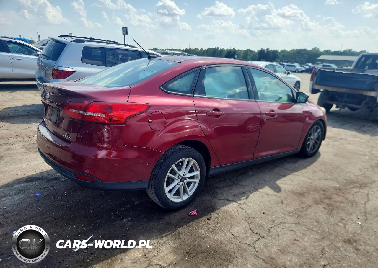 2015 Ford Focus Se VIN:1FADP3F24FL238177 - 3