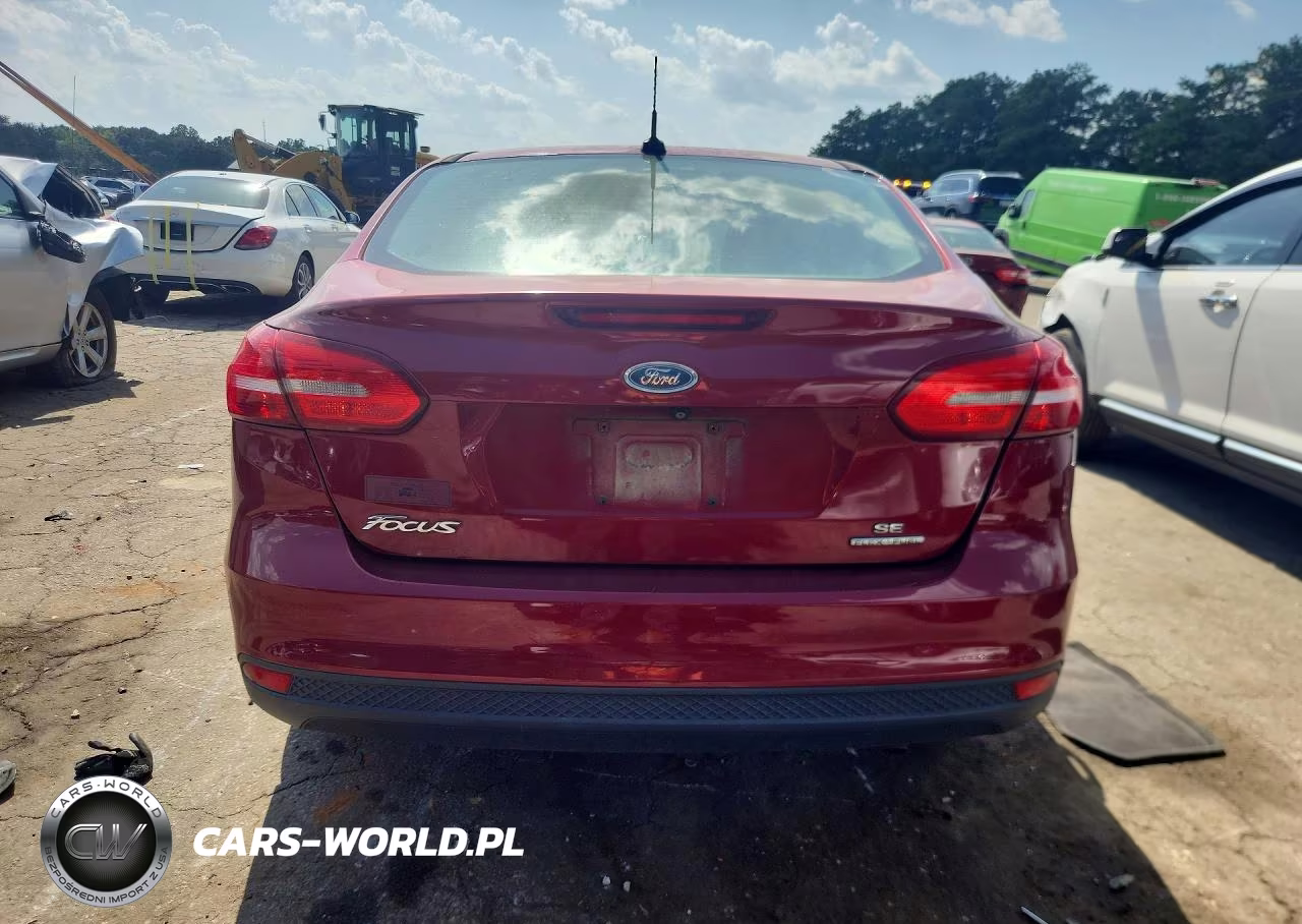 2015 Ford Focus Se VIN:1FADP3F24FL238177 - 6