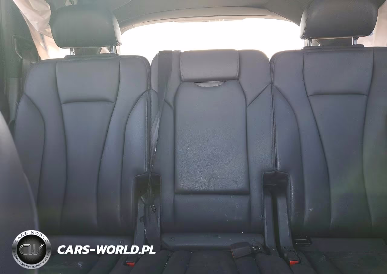 2018 Audi Q7 Premium Plus VIN:WA1LAAF77JD004667 - 10