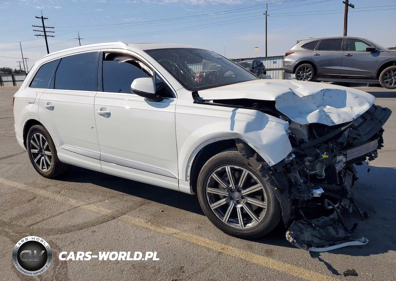 2018 Audi Q7 Premium Plus VIN:WA1LAAF77JD004667 - 4