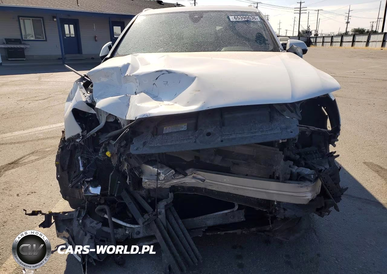 2018 Audi Q7 Premium Plus VIN:WA1LAAF77JD004667 - 5