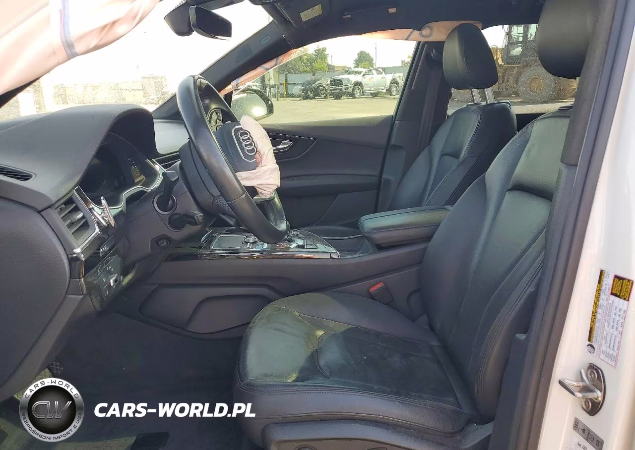 2018 Audi Q7 Premium Plus VIN:WA1LAAF77JD004667 - 7