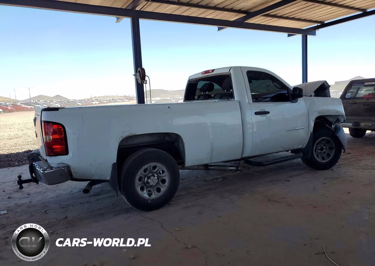 2011 Chevrolet Silverado C1500 VIN:1GCNCPEA7BZ328926 - 3