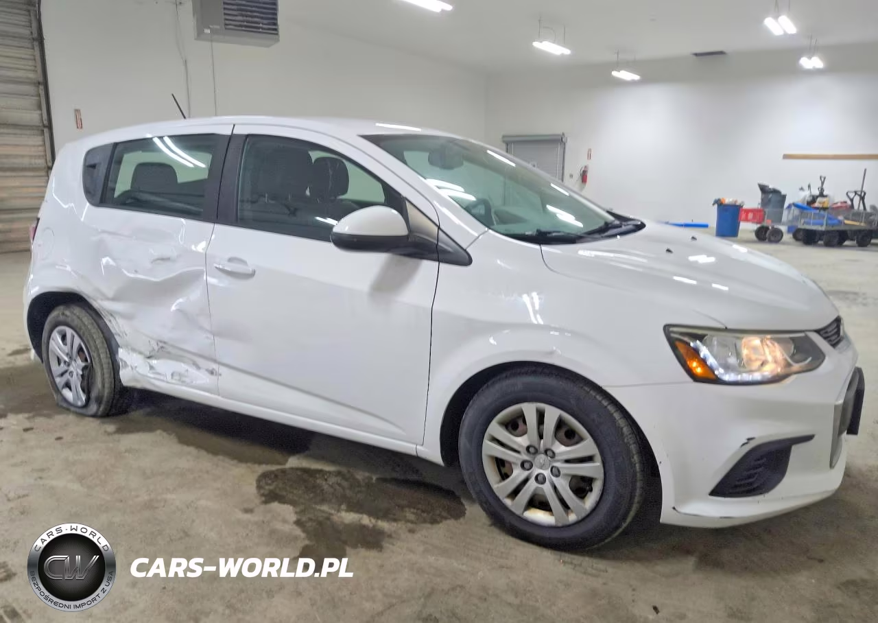 2017 Chevrolet Sonic VIN:1G1JG6SH2H4142904 - 4