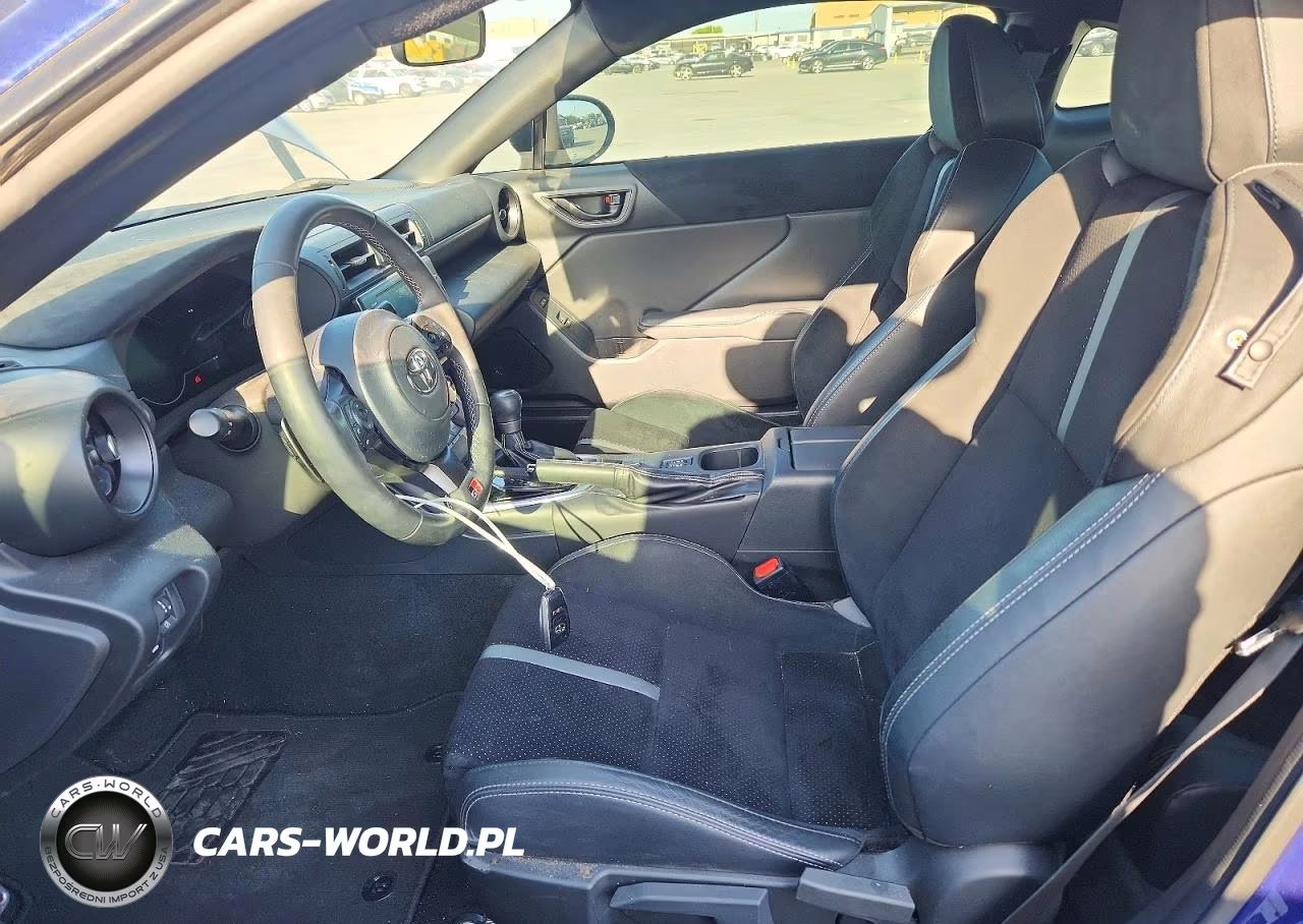 2025 Toyota Gr86 Premium VIN:JF1ZNBE1XS8752398 - 7