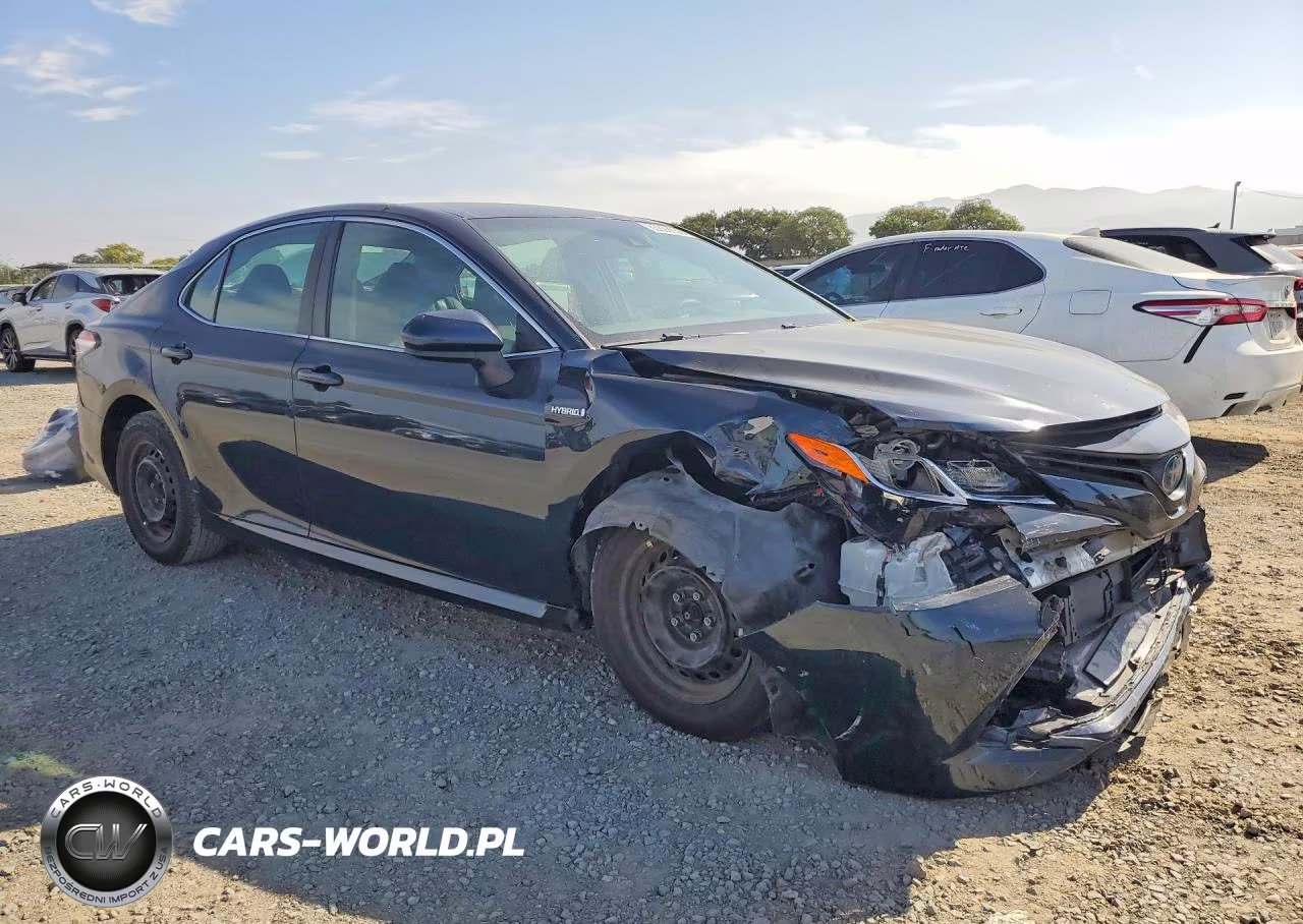 2018 Toyota Camry Le VIN:4T1B31HKXJU504699 - 4