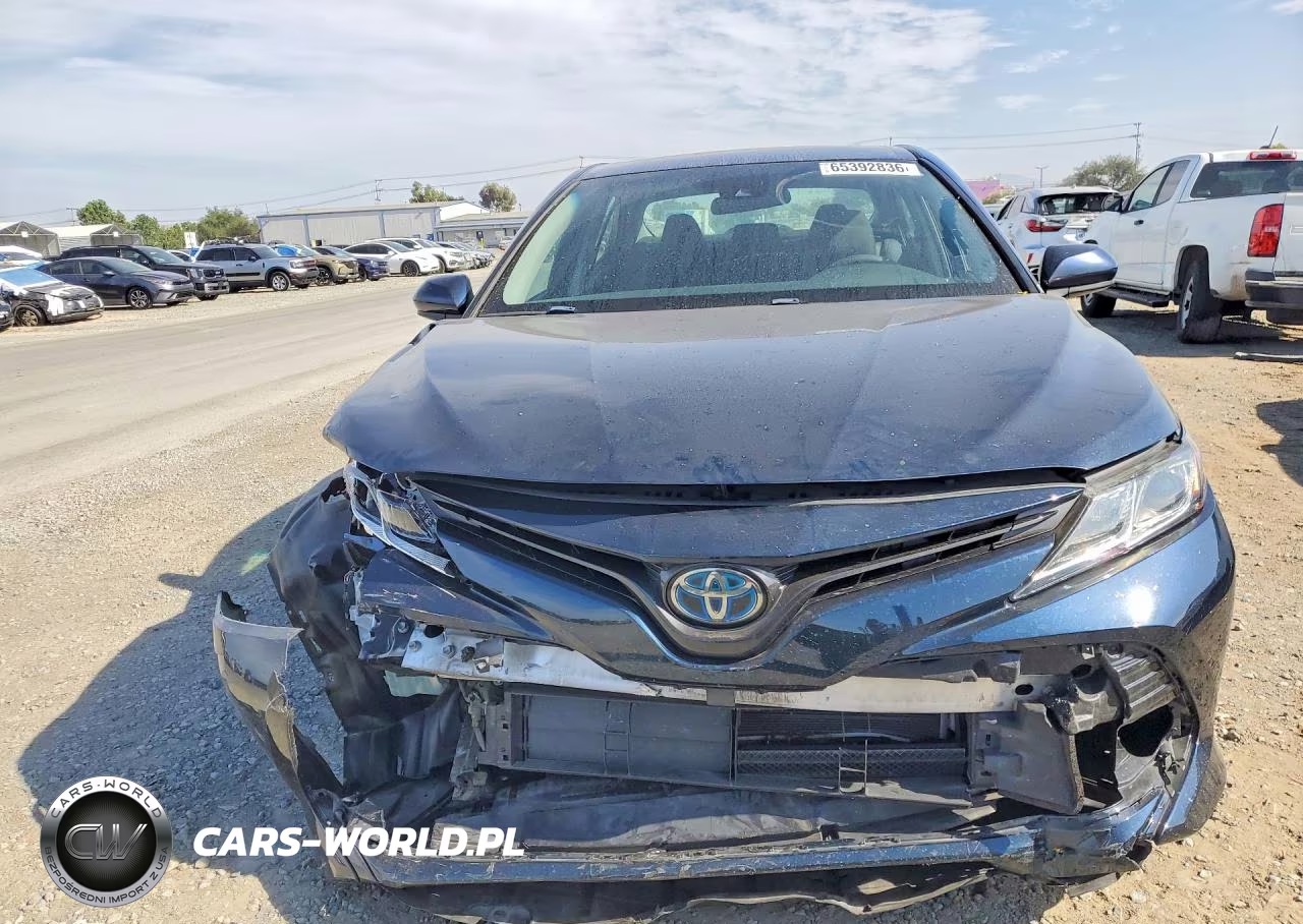 2018 Toyota Camry Le VIN:4T1B31HKXJU504699 - 5