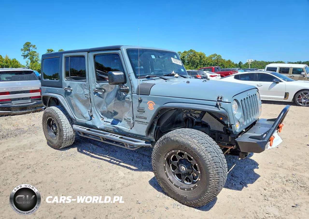 2015 Jeep Wrangler Unlimited Sport VIN:1C4BJWDGXFL597214 - 4