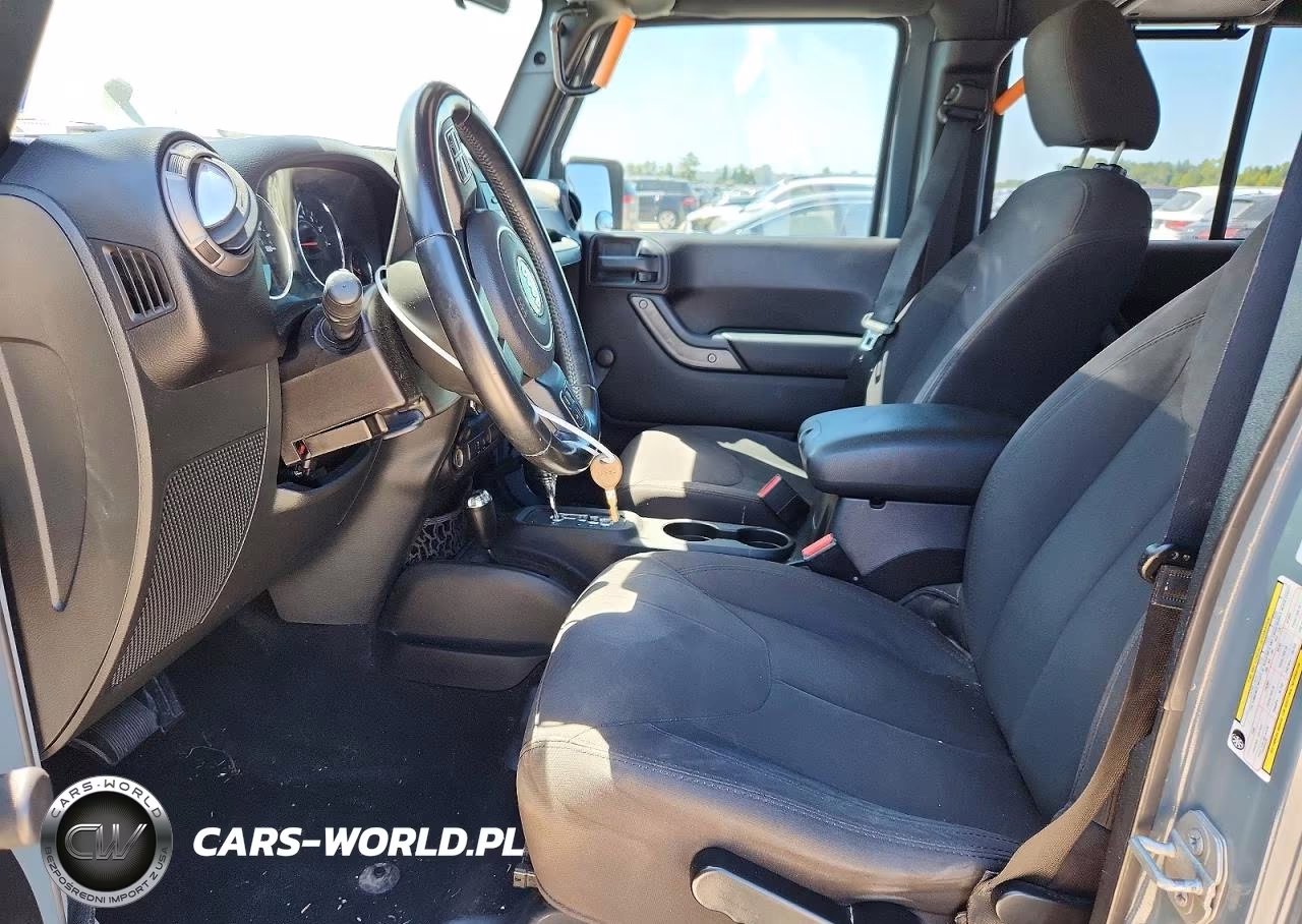 2015 Jeep Wrangler Unlimited Sport VIN:1C4BJWDGXFL597214 - 7