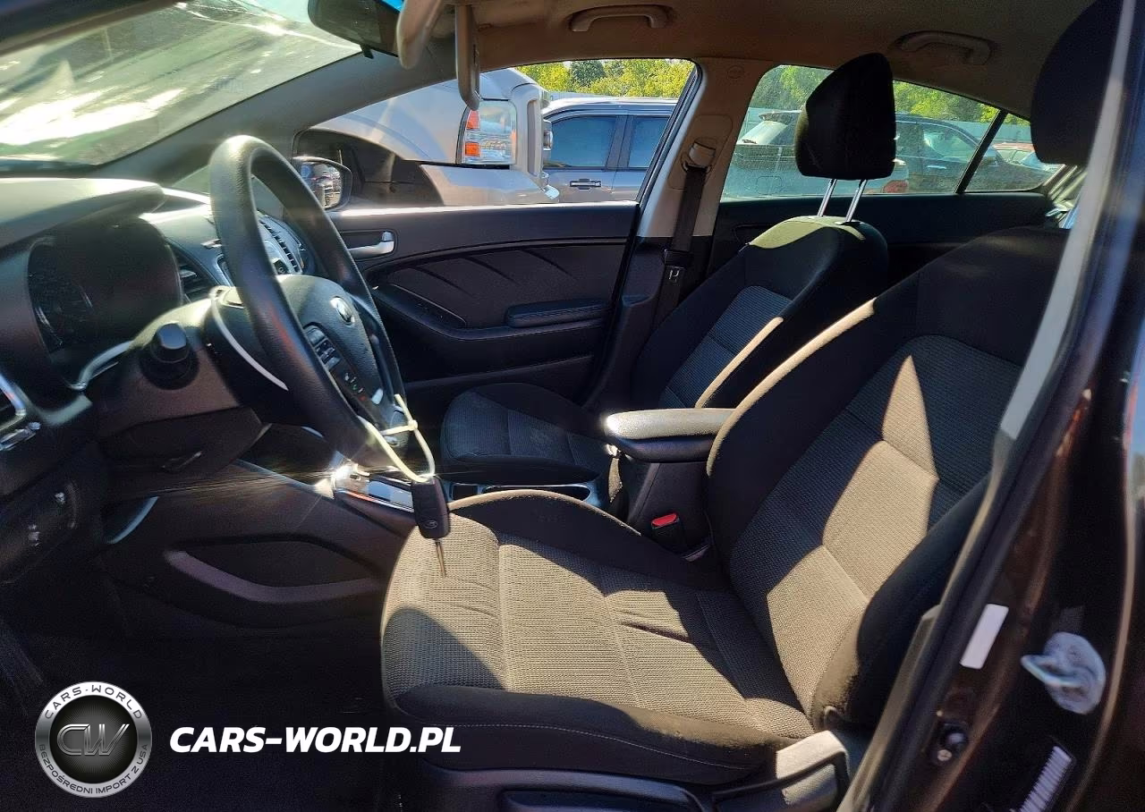 2018 Kia Forte Lx VIN:3KPFK4A73JE181126 - 7