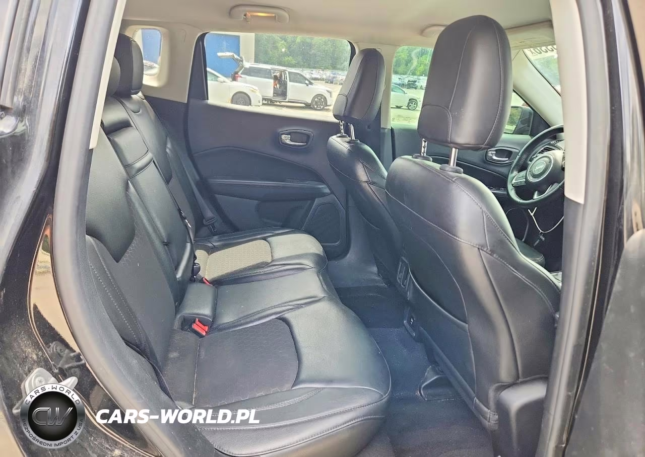 2018 Jeep Compass Latitude VIN:3C4NJDBB9JT304070 - 11