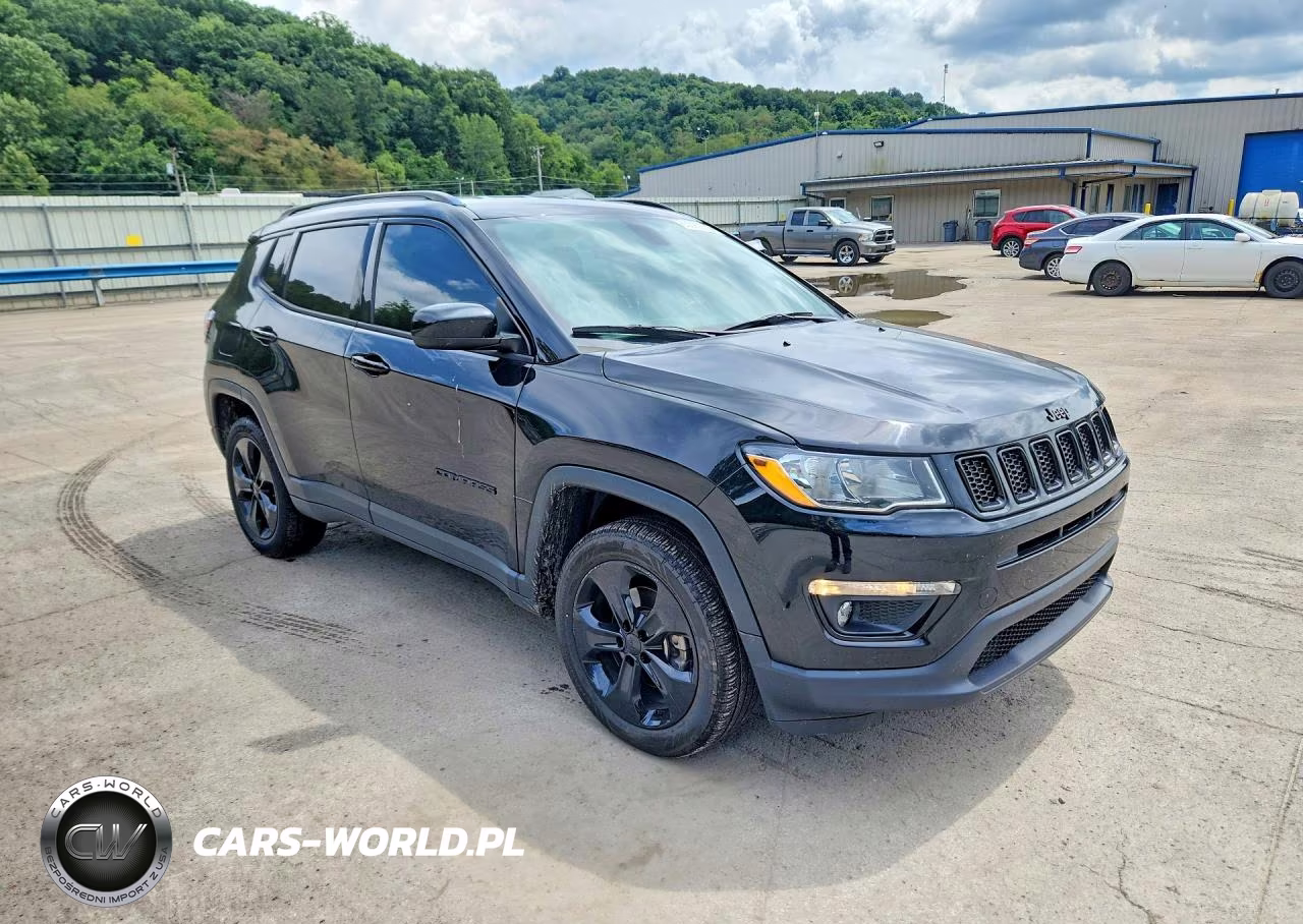 2018 Jeep Compass Latitude VIN:3C4NJDBB9JT304070 - 4