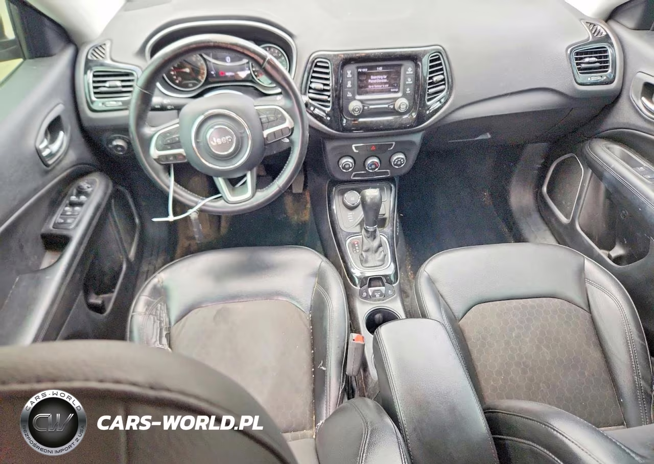 2018 Jeep Compass Latitude VIN:3C4NJDBB9JT304070 - 8
