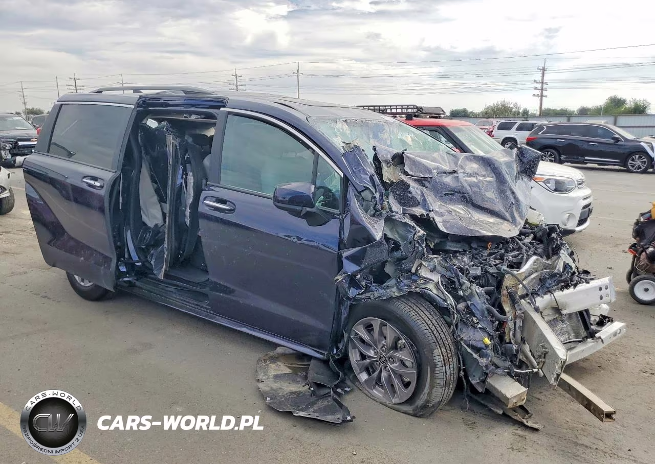 2026 Toyota Sienna Xle 8-Passenger VIN:5TDYRKEC5TS335974 - 4