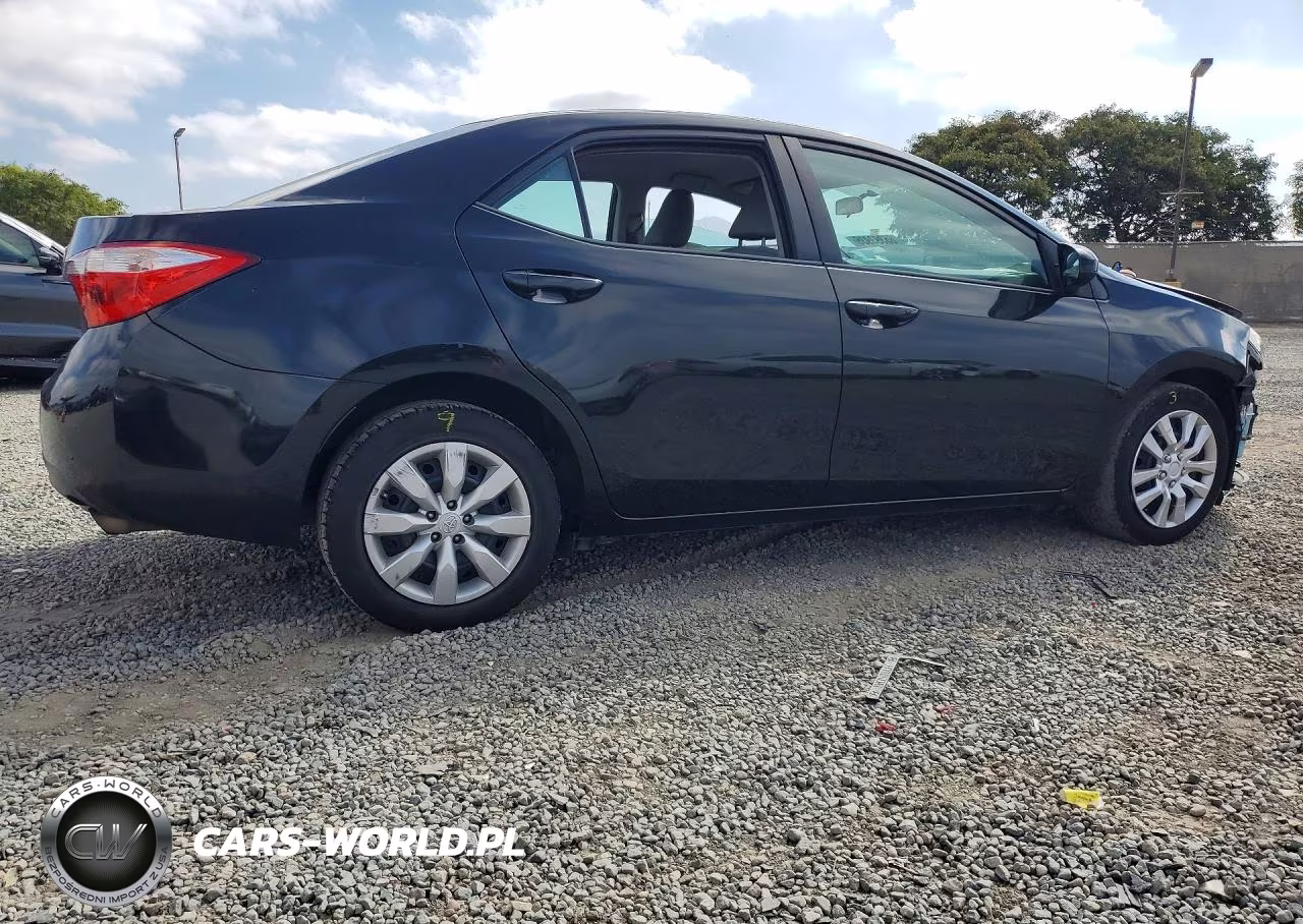 2015 Toyota Corolla Le VIN:2T1BURHE2FC409858 - 3