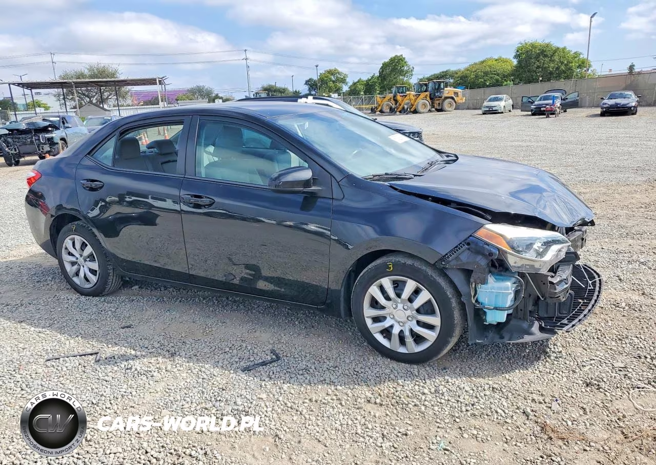 2015 Toyota Corolla Le VIN:2T1BURHE2FC409858 - 4