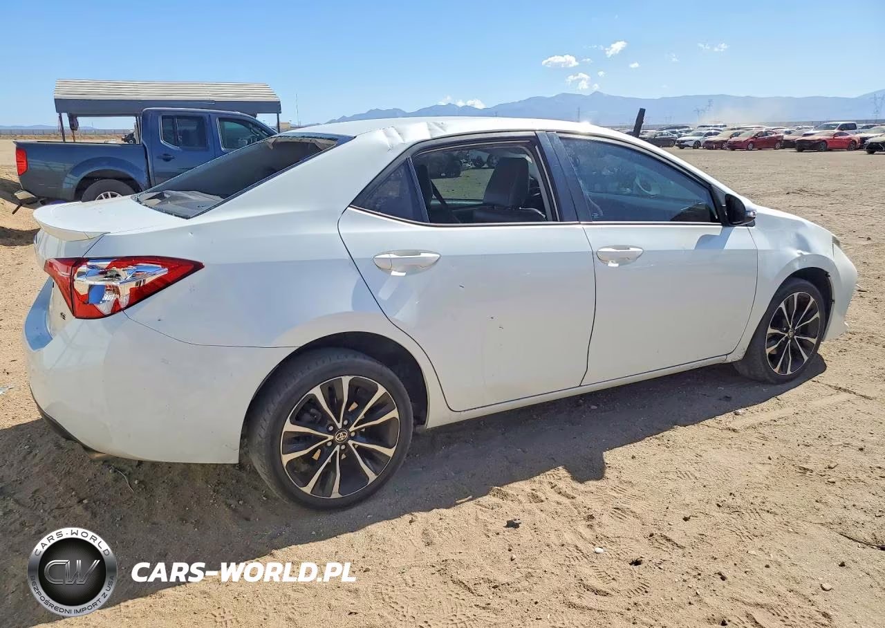 2017 Toyota Corolla Se VIN:5YFBURHE1HP734875 - 3