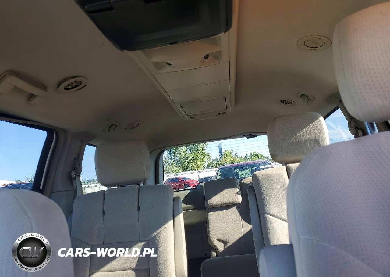 2011 Chrysler Town & Country Touring VIN:2A4RR5DGXBR665086 - 10