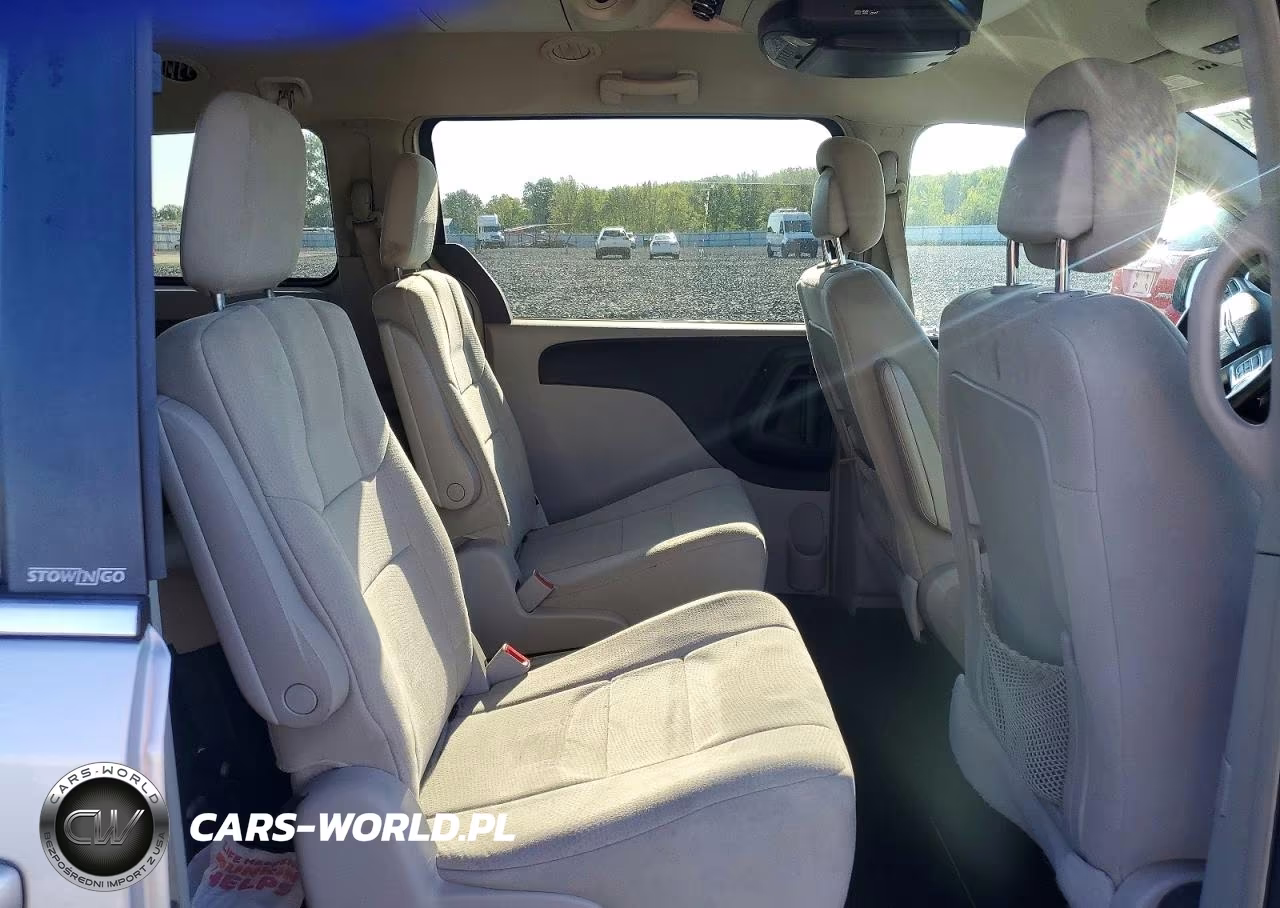 2011 Chrysler Town & Country Touring VIN:2A4RR5DGXBR665086 - 11