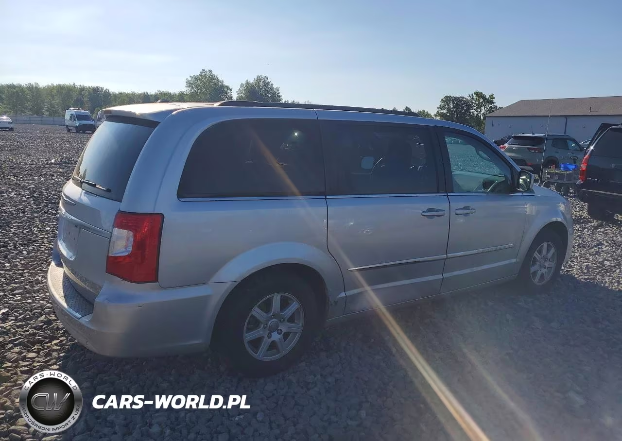 2011 Chrysler Town & Country Touring VIN:2A4RR5DGXBR665086 - 3