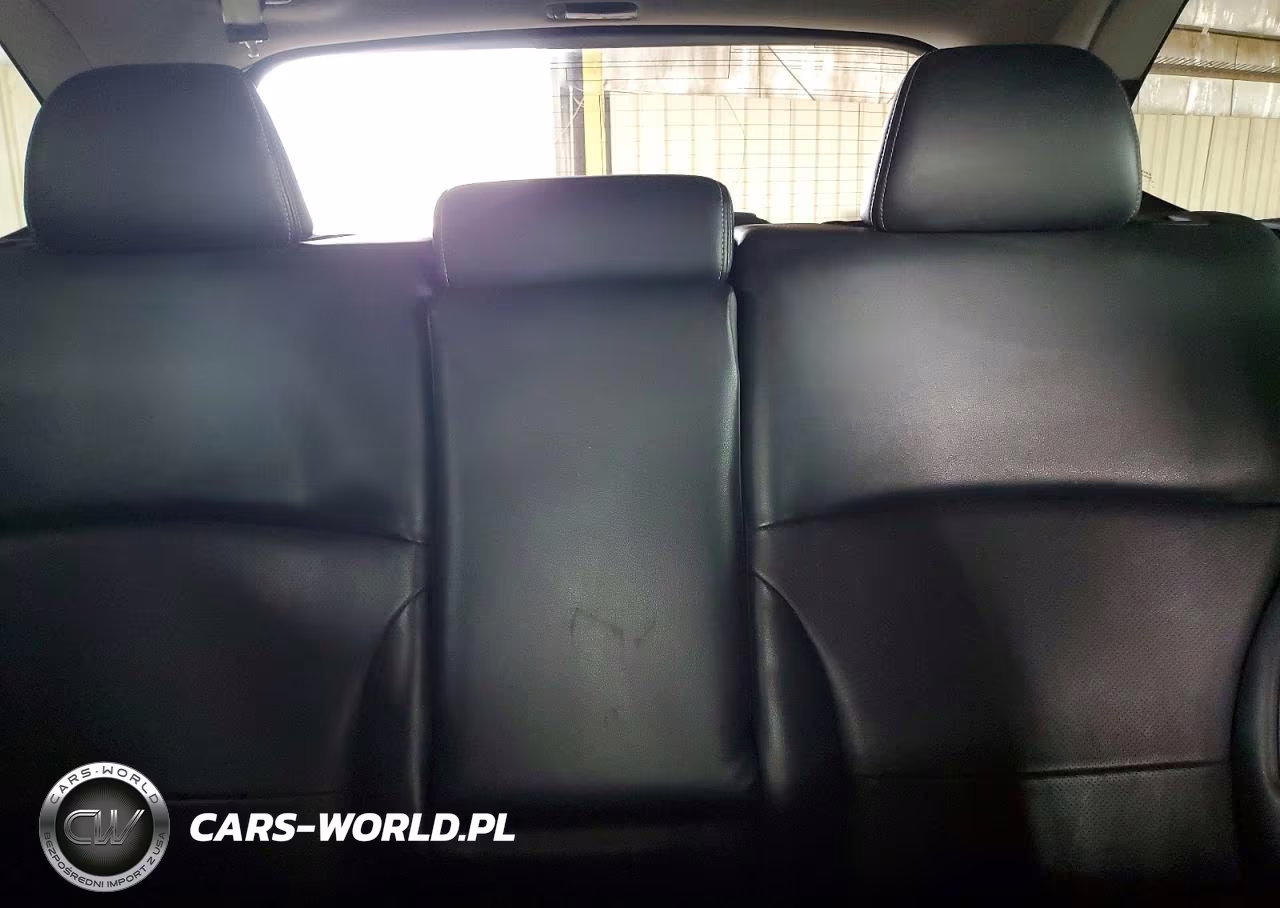 2015 Subaru Outback 3.6R Limited VIN:4S4BSENC7F3234349 - 10