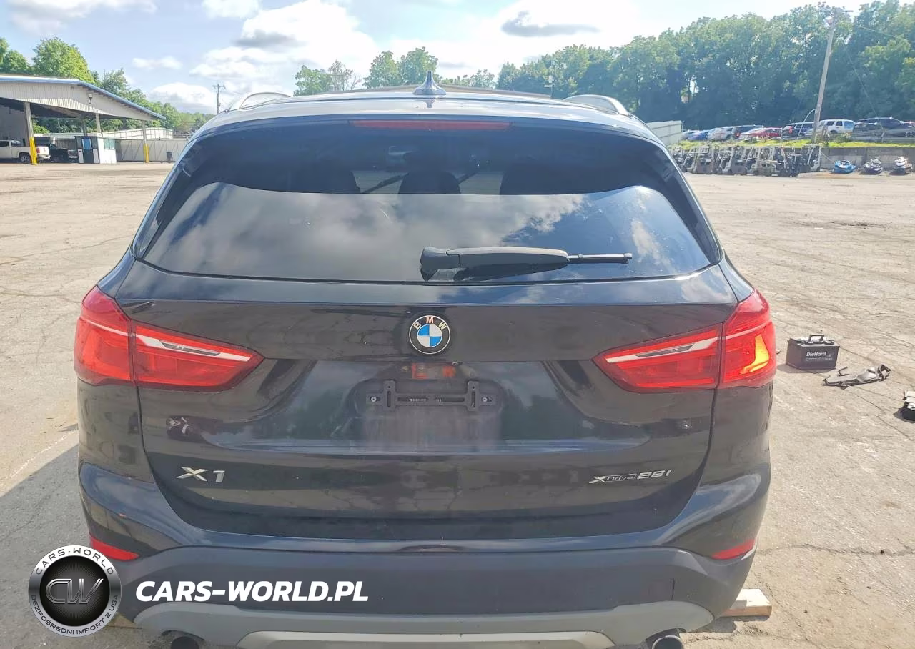 2018 BMW X1 xDrive28I VIN:WBXHT3C34J5L32323 - 6