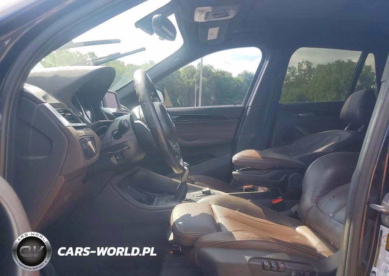 2018 BMW X1 xDrive28I VIN:WBXHT3C34J5L32323 - 7