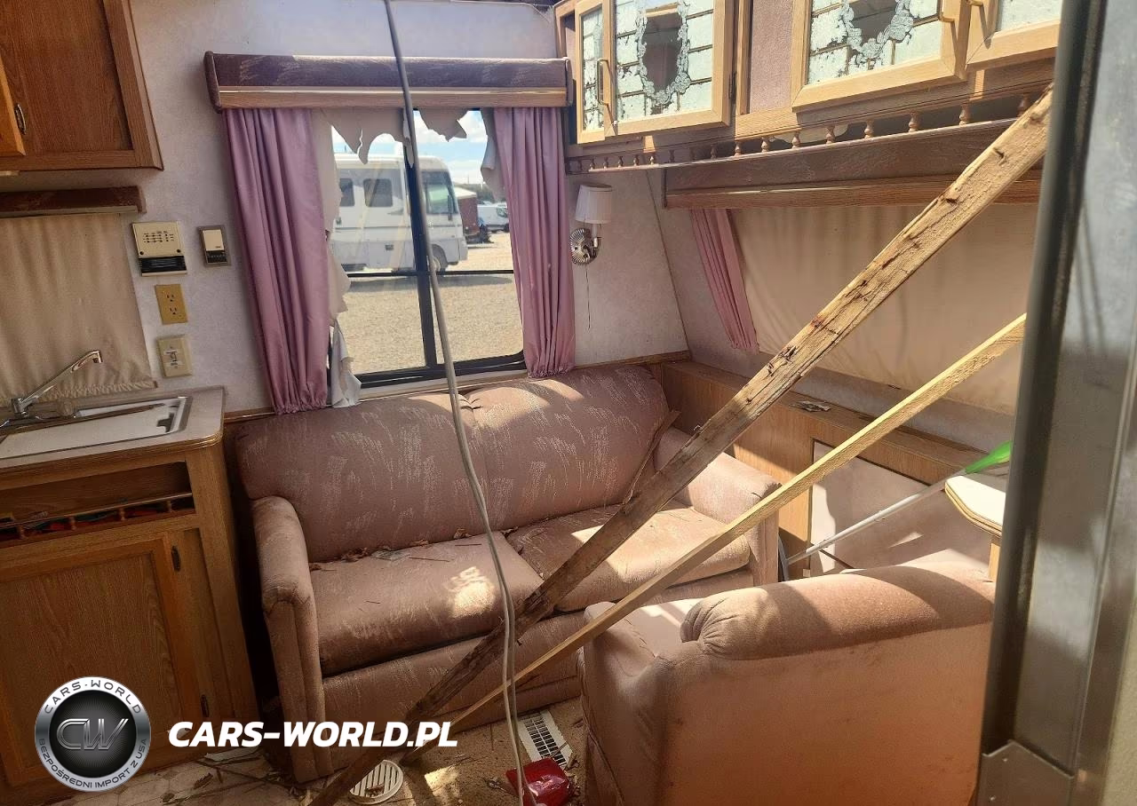 2022 Fleetwood Prowler Camper VIN:1EC1G2720N2362435 - 5