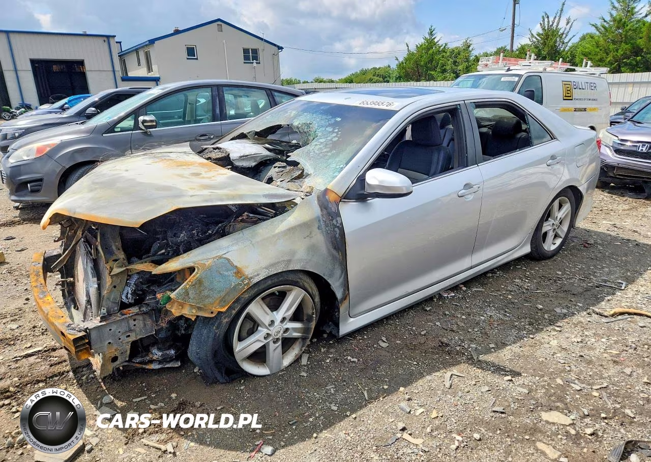 2012 Toyota Camry Se – zdjęcie 1 z 12
