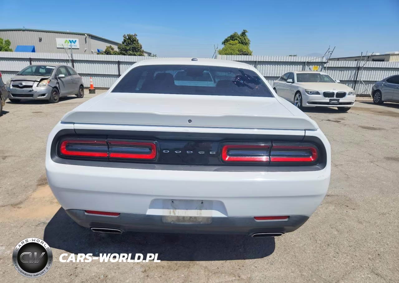 2020 Dodge Challenger Sxt VIN:2C3CDZAG6LH184902 - 6