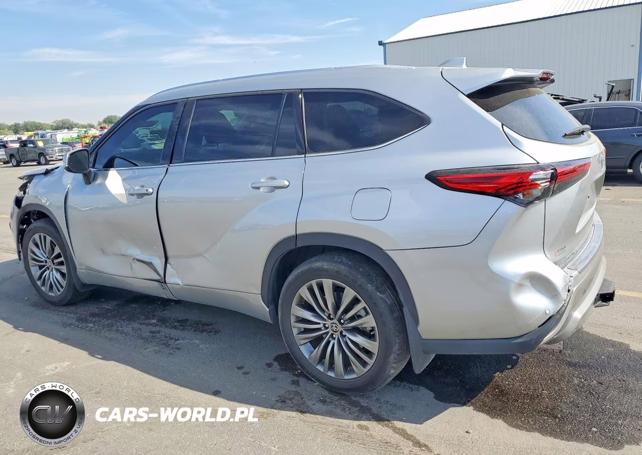 2022 Toyota Highlander Platinum VIN:5TDFZRBH1NS170492 - 2
