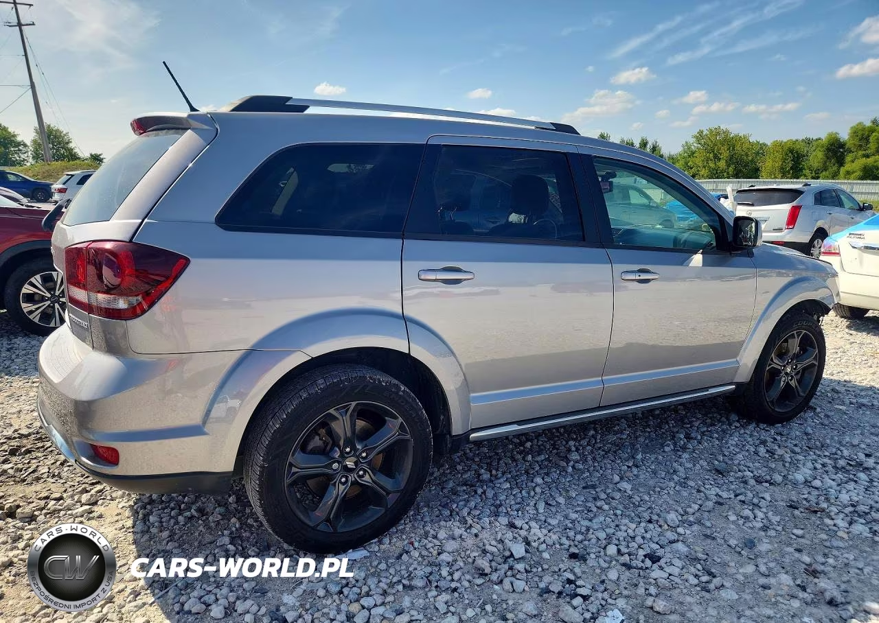2018 Dodge Journey Crossroad VIN:3C4PDDGG0JT296509 - 3