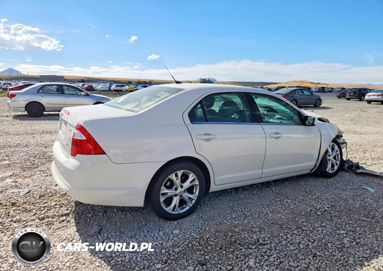 2012 Ford Fusion Se VIN:3FAHP0HA4CR250671 - 3