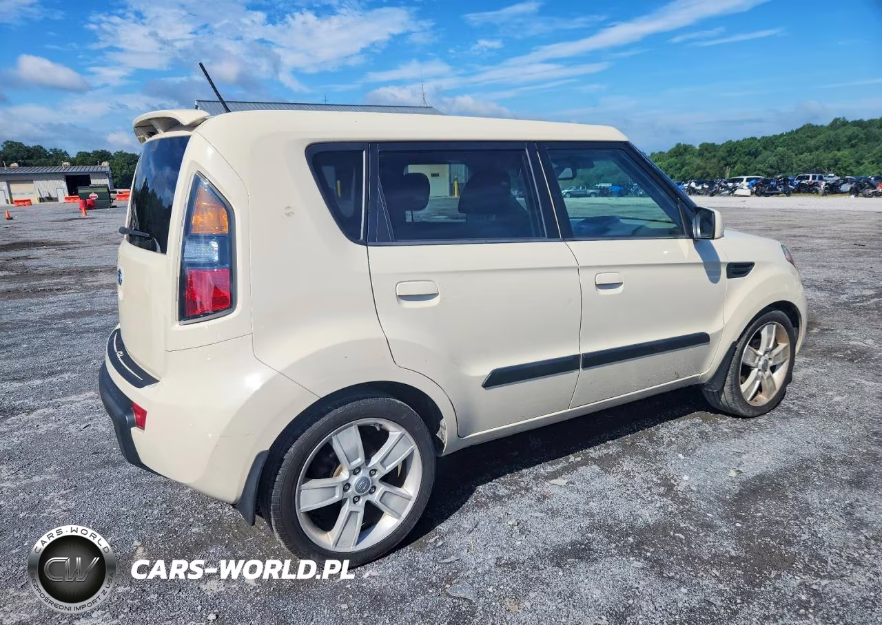 2010 Kia Soul + VIN:KNDJT2A28A7138501 - 3