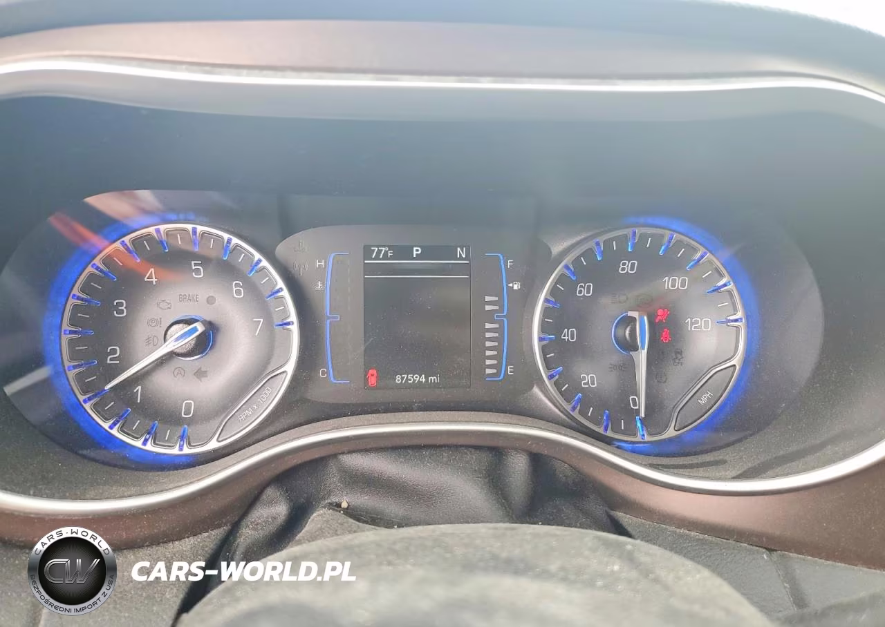 2019 Chrysler Pacifica Touring L VIN:2C4RC1BG8KR525380 - 9