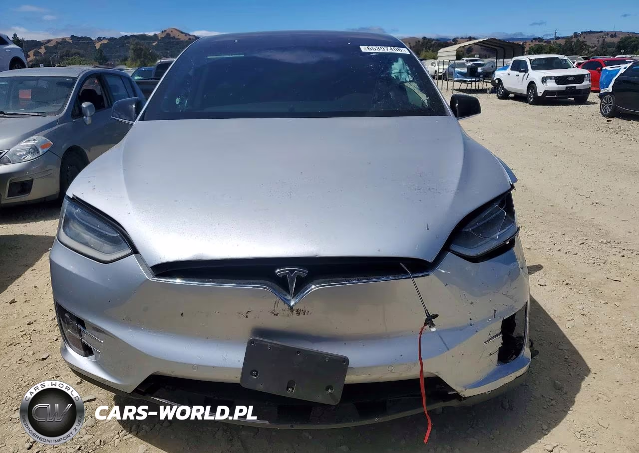 2018 Tesla Model X VIN:5YJXCAE25JF120031 - 5