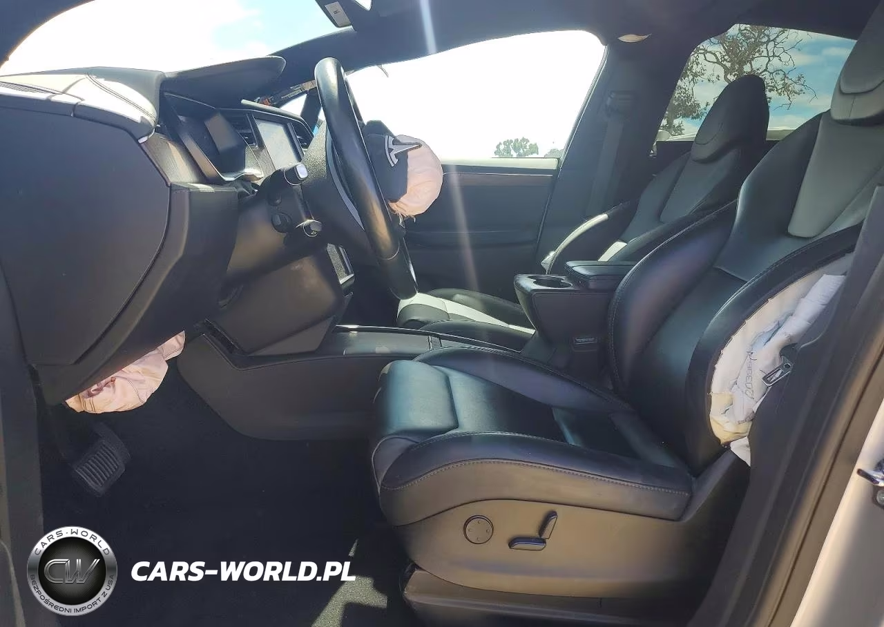 2018 Tesla Model X VIN:5YJXCAE25JF120031 - 7