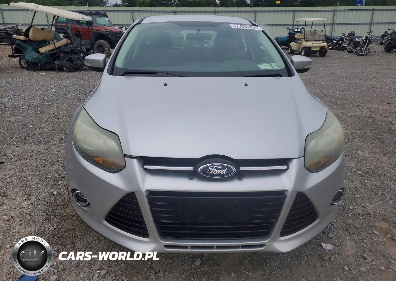 2014 Ford Focus Titanium VIN:1FADP3N21EL245085 - 5