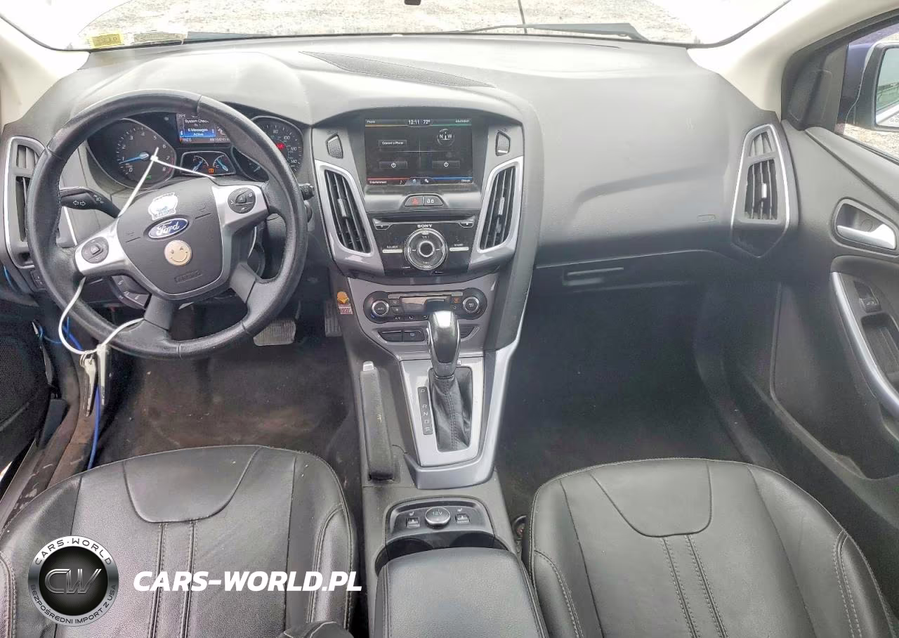 2014 Ford Focus Titanium VIN:1FADP3N21EL245085 - 8