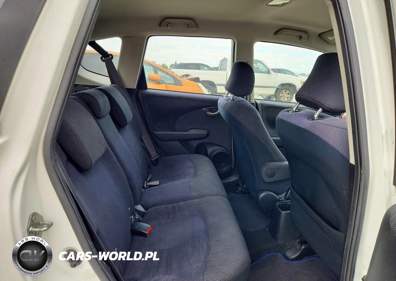 2012 Honda Fit Sport VIN:JHMGE8H54CC040095 - 10