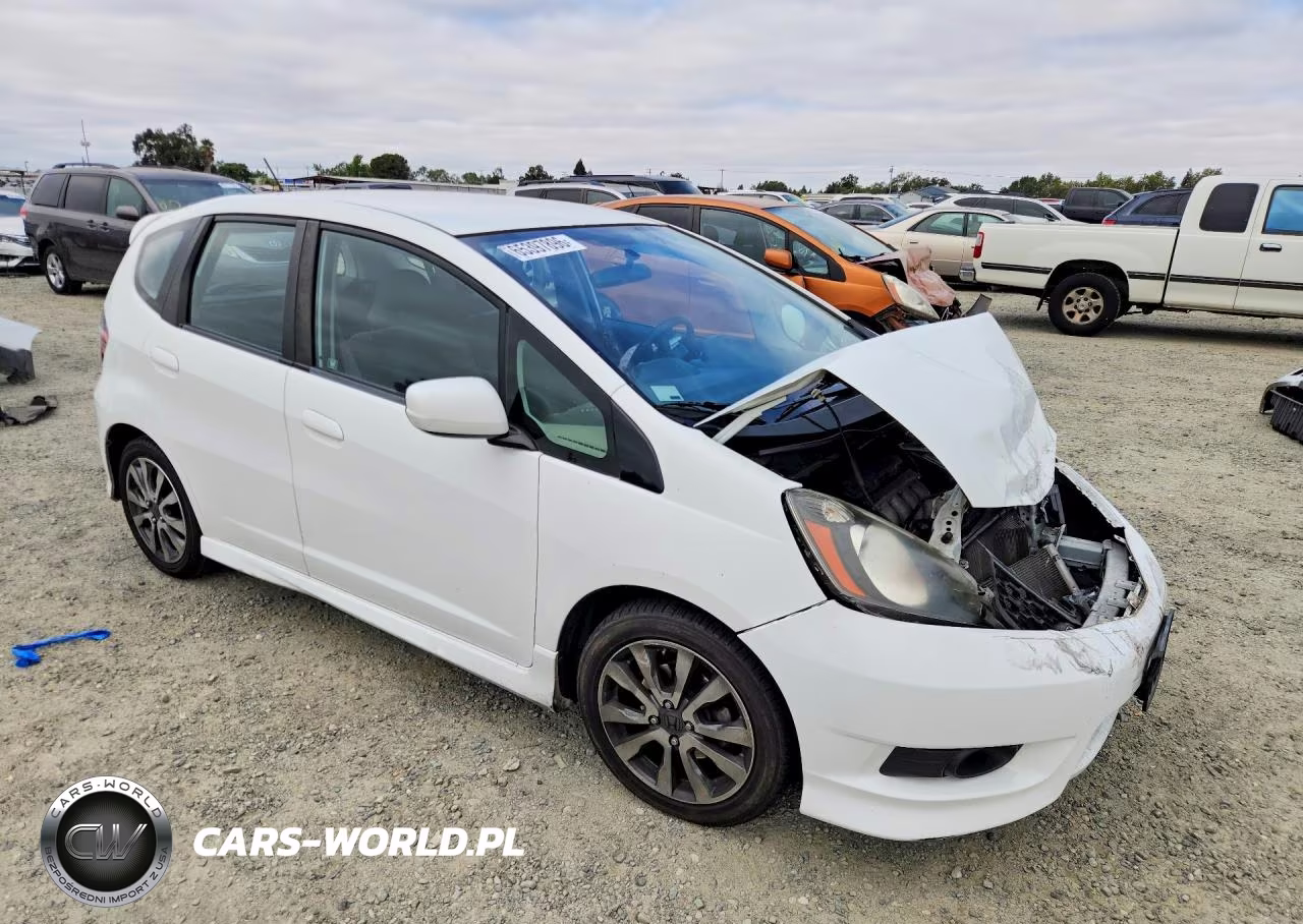 2012 Honda Fit Sport VIN:JHMGE8H54CC040095 - 4