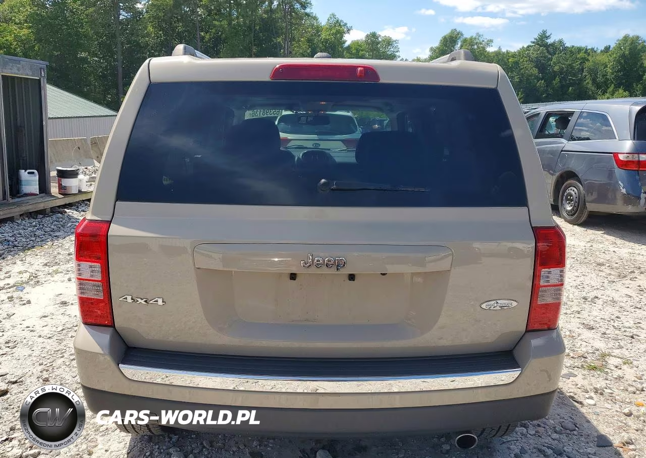 2017 Jeep Patriot Latitude VIN:1C4NJRFB7HD196698 - 6