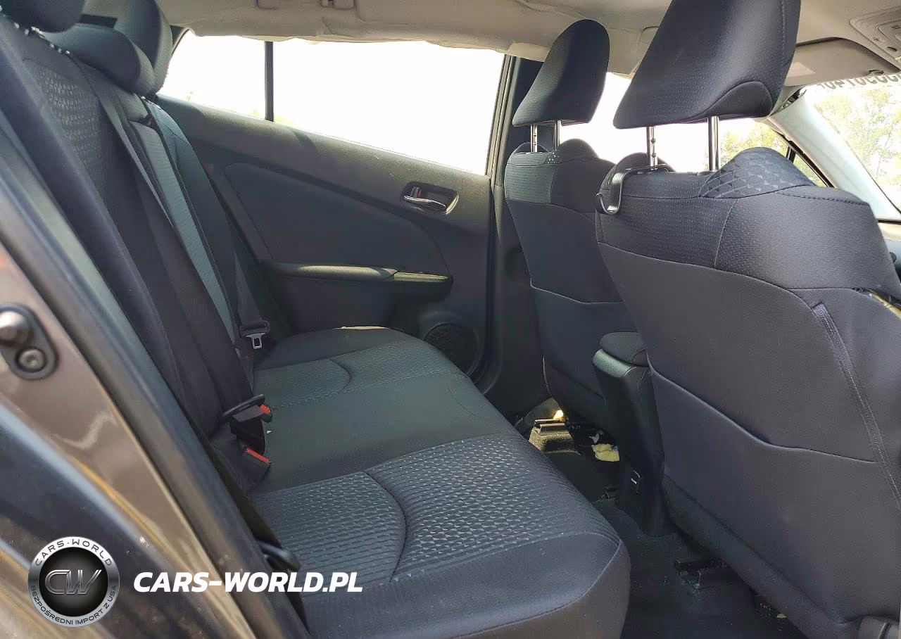 2016 Toyota Prius Two VIN:JTDKBRFU1G3509542 - 11