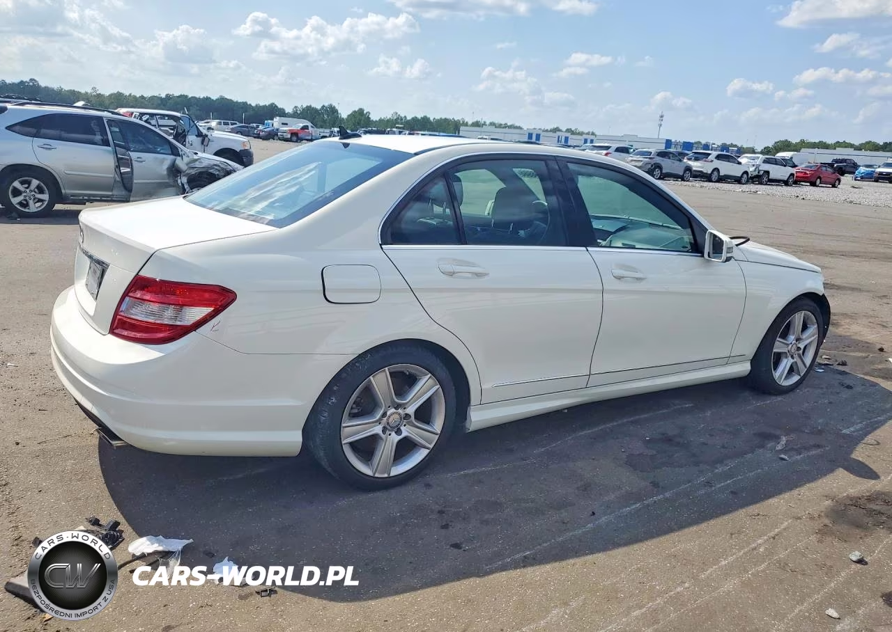 2010 Mercedes-Benz C 300 VIN:WDDGF5EBXAF471047 - 3