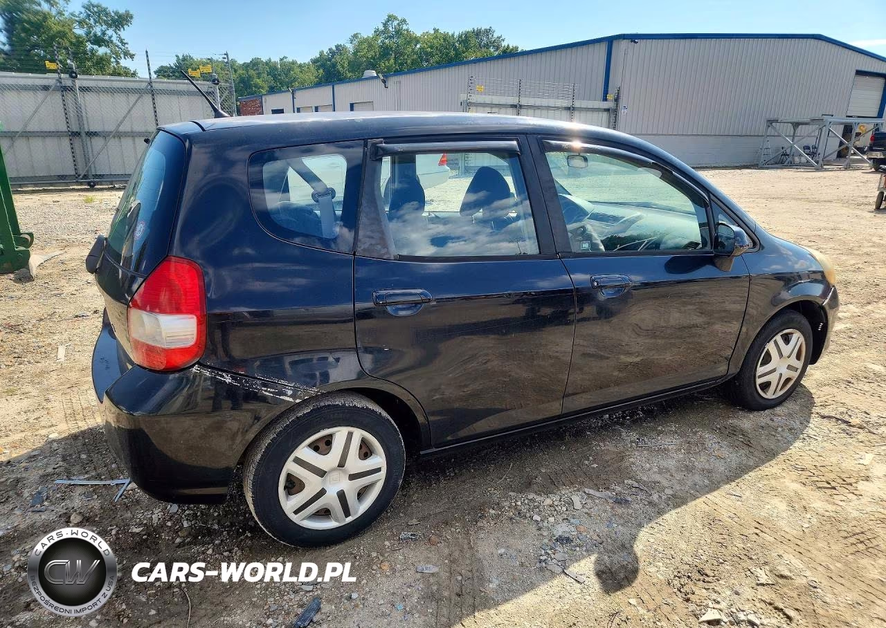 2008 Honda Fit VIN:JHMGD38468S066532 - 3