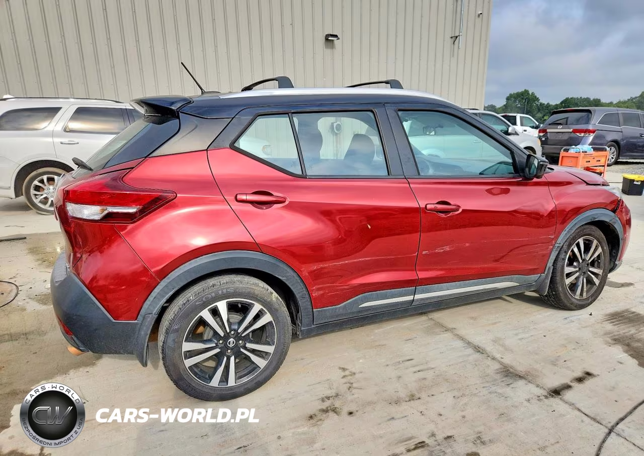 2018 Nissan Kicks Sr VIN:3N1CP5CUXJL510268 - 3