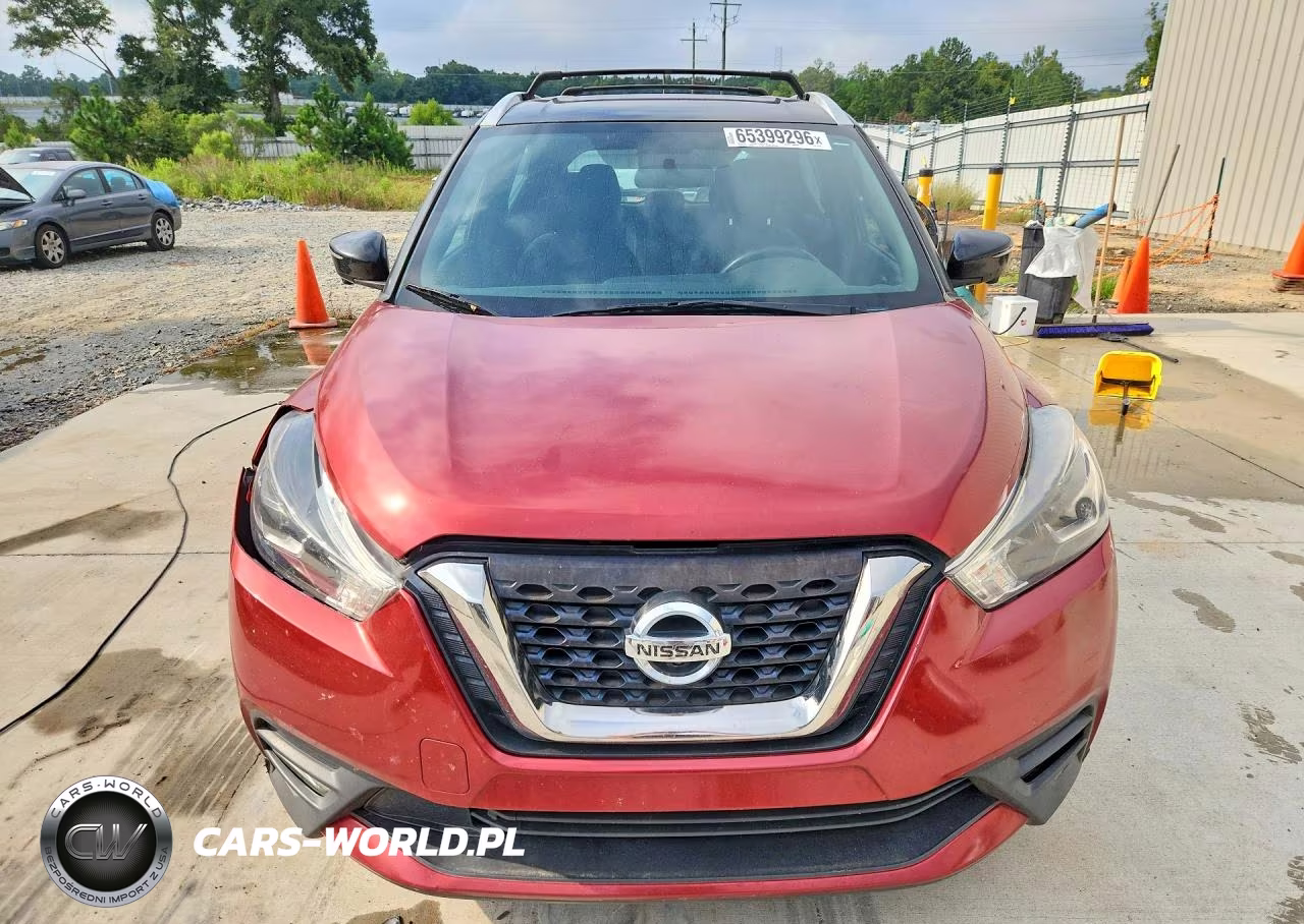 2018 Nissan Kicks Sr VIN:3N1CP5CUXJL510268 - 5