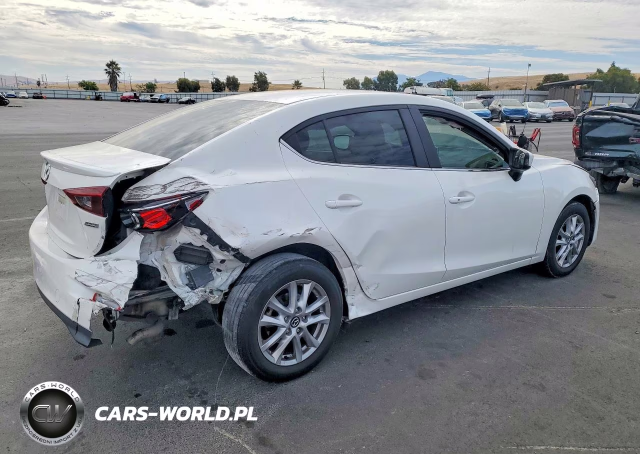 2015 Mazda 3 Touring VIN:3MZBM1V77FM232087 - 3