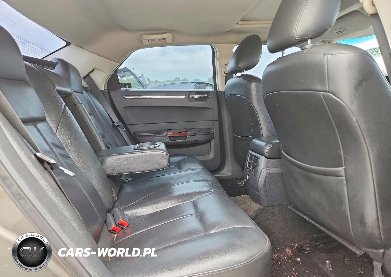 2008 Chrysler 300 Limited VIN:2C3KA33G38H119852 - 10